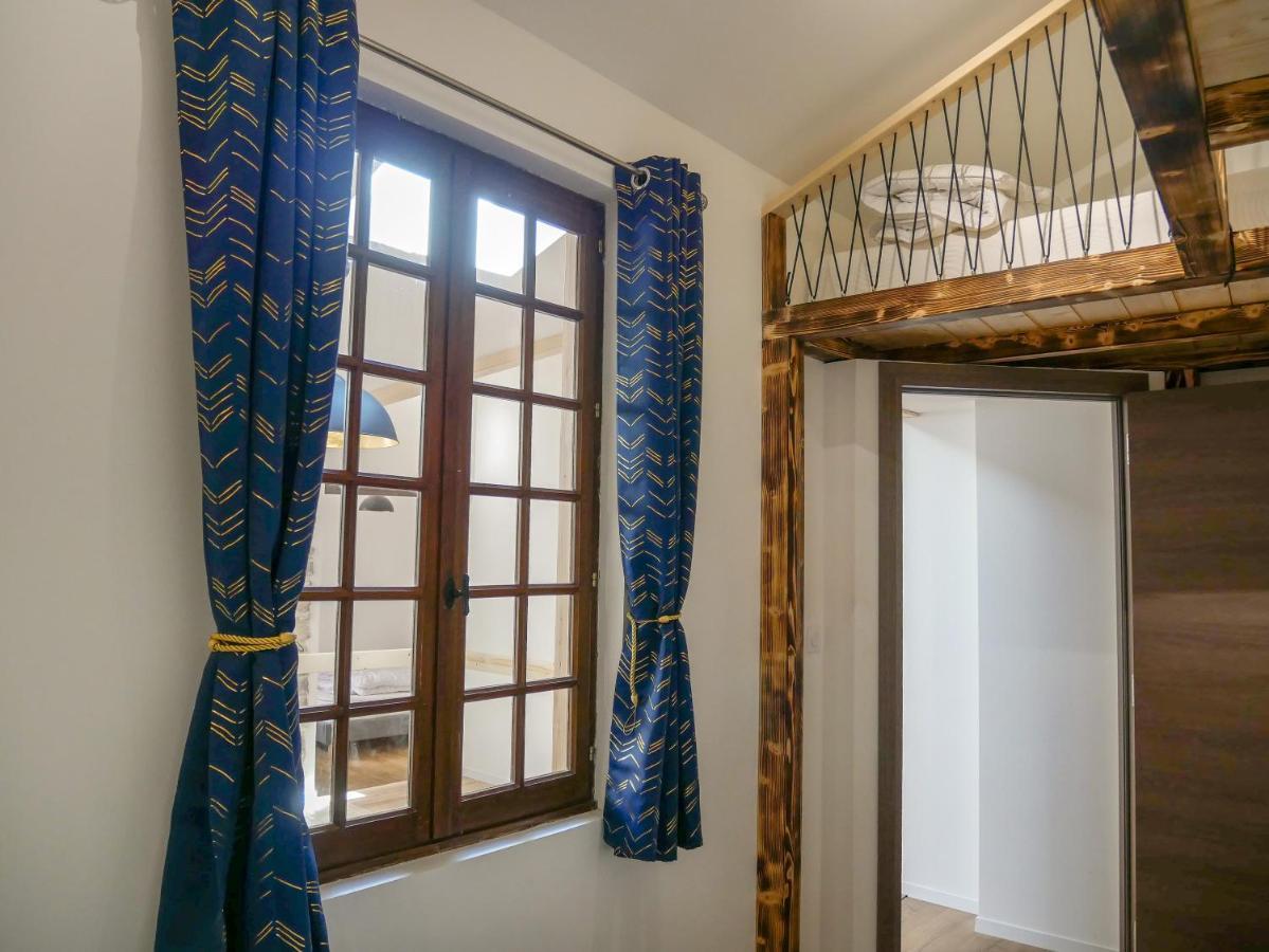 Gite Des Augustins Cremieu Bagian luar foto